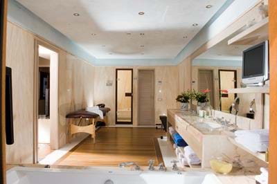 Deluxe Hotel Suites Sea View - Bathroom
