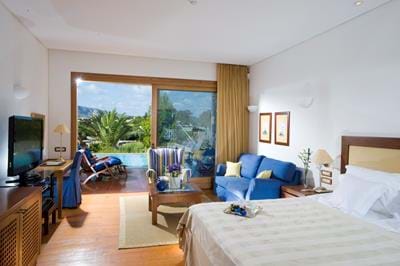 Luxury Suites Sea View with Shared Pool - Interior