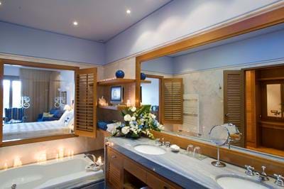 Luxury Suites Sea View with Shared Pool - Bathroom