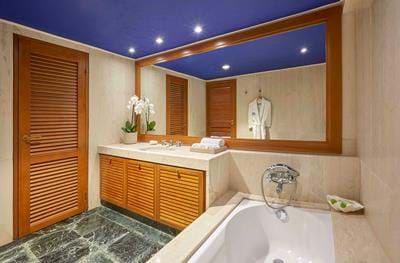 Classic Bungalow Sea View with Shared Pool - Bathroom
